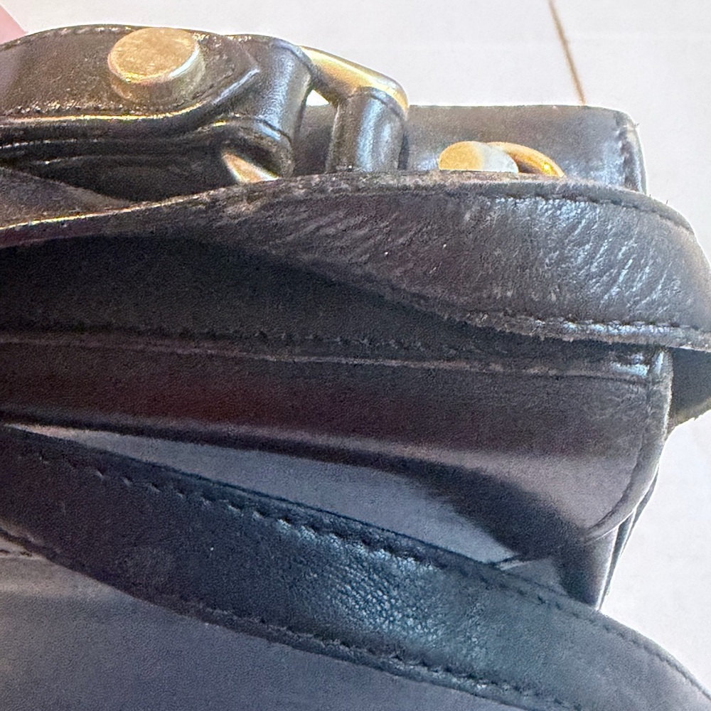 Vintage Oroton Black Leather Crossbody Bag with Gold-Tone Hardware Australia - Picture 8 of 8